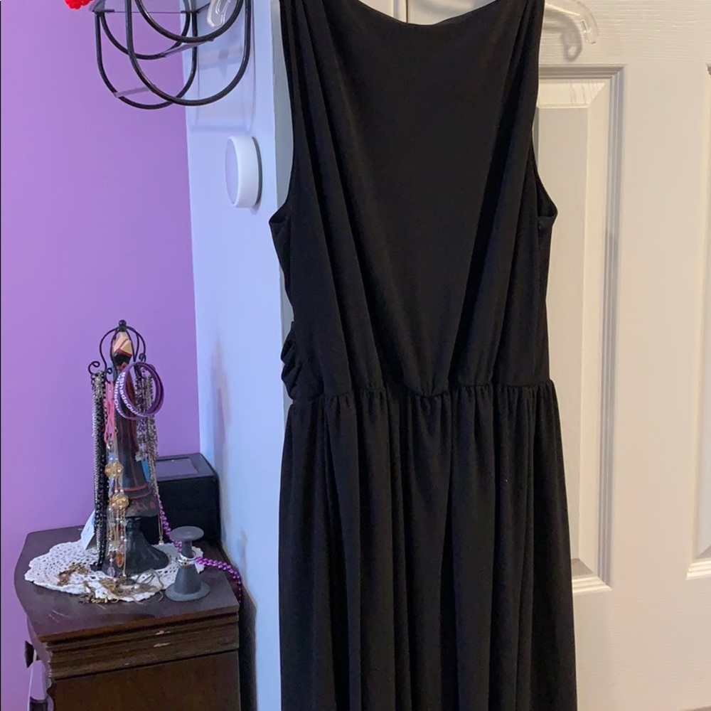 Dress - Picture 5 of 5